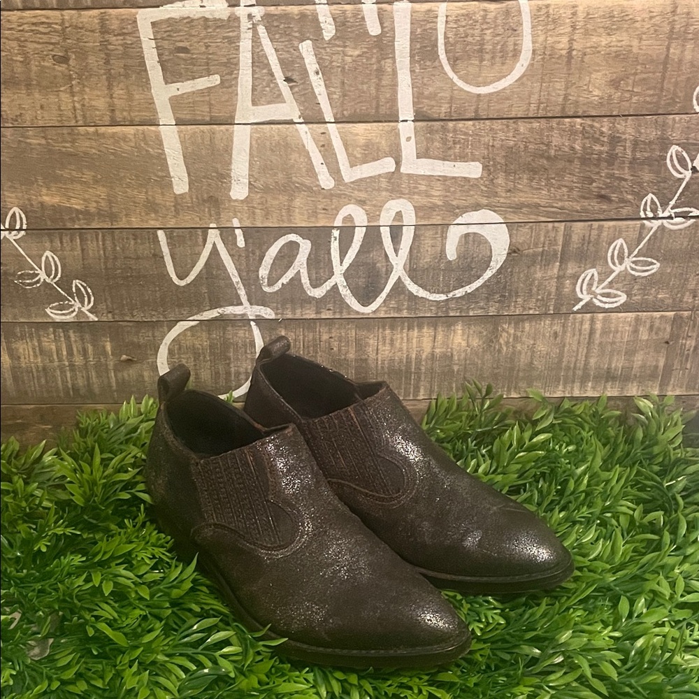 Frye Women’s Billy Shootie Distressed Gray Metallic Boots
